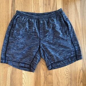 lululemon athletica Heathered Gray Athletic Shorts size XL